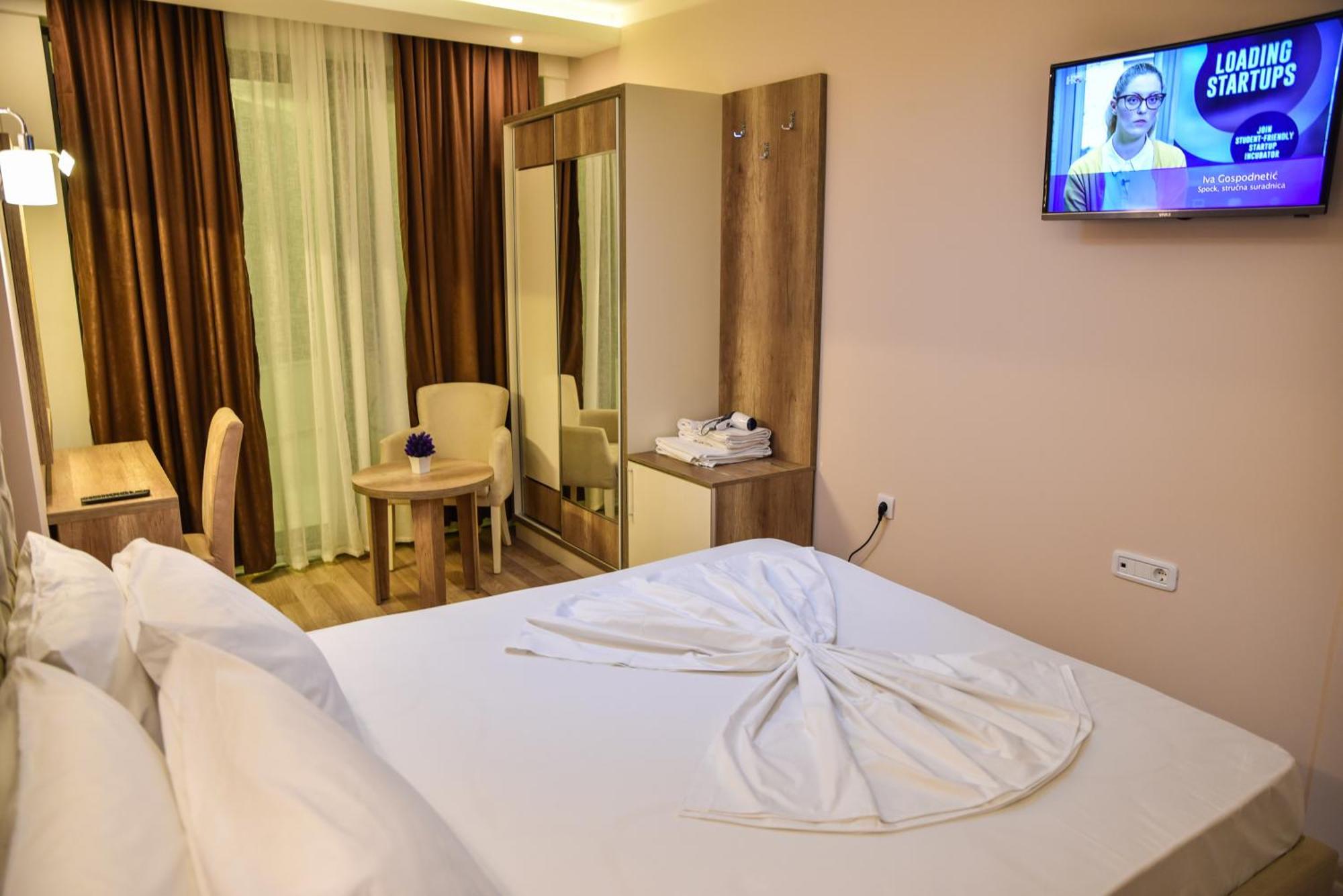 Hotel Evropa Ulcinj Quarto foto